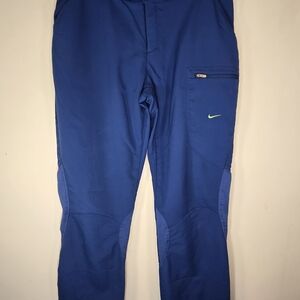 Nike Men's Cargo Pants in Deep Blue